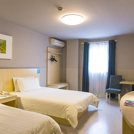 Jinjiang Inn - Shanghai Xinsong Road Екстер'єр фото