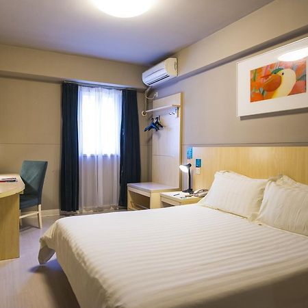 Jinjiang Inn - Shanghai Xinsong Road Екстер'єр фото