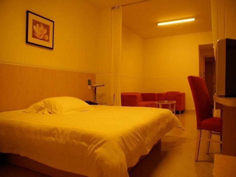 Jinjiang Inn - Shanghai Xinsong Road Екстер'єр фото