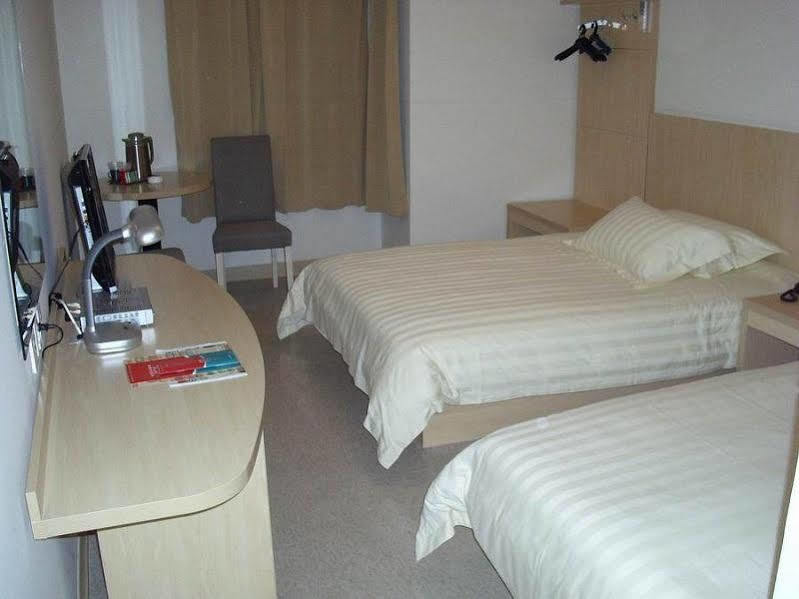 Jinjiang Inn - Shanghai Xinsong Road Екстер'єр фото